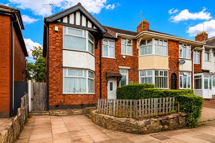 3 Bedroom Semi Detached House For Sale In Gwendolen Road, Crown Hills, Leicester, LE5