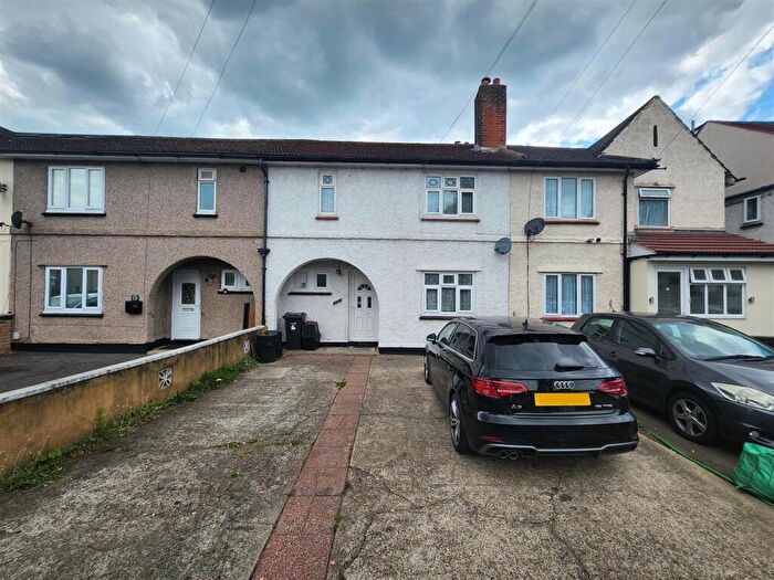 3 Bedroom House To Rent In Raymond Road, Ilford, IG2