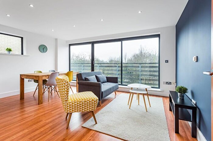 2 Bedroom Apartment To Rent In Ruskin Heights, SE5