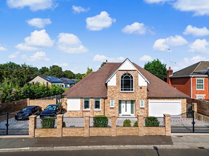 4 Bedroom Detached House For Sale In Ringley Drive, Whitefield, M45