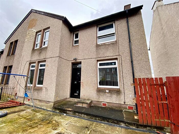 3 Bedroom Semi Detached House For Sale In Winget Avenue, Huddersfield, HD4