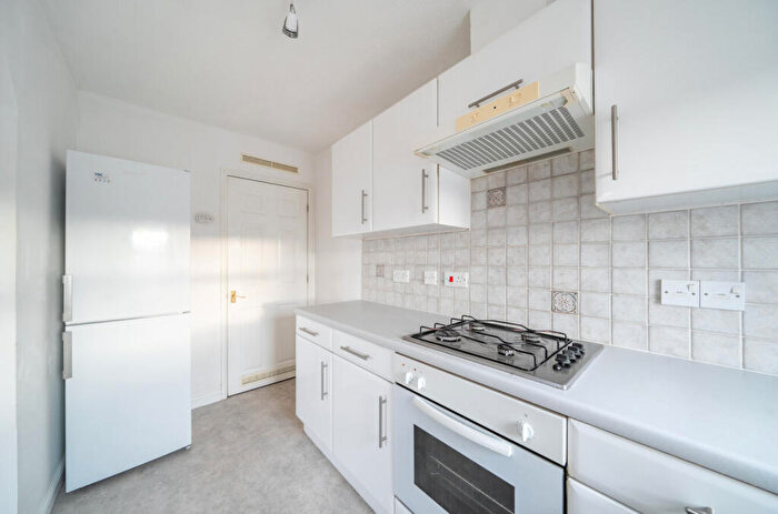 1 Bedroom Apartment For Sale In Grosvenor House, St. Lukes Square, Guildford, GU1