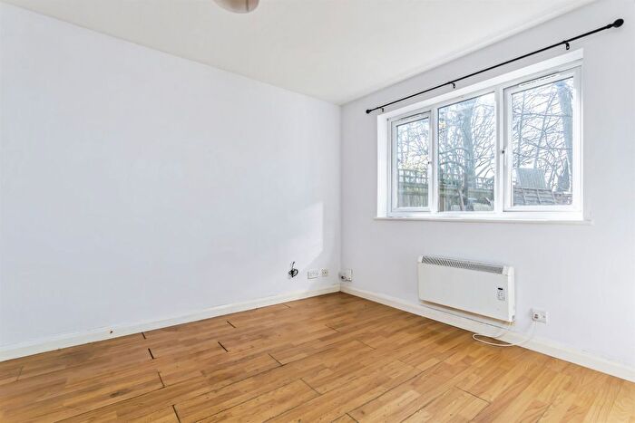 2 Bedroom Flat For Sale In Sherwood Road, Tunbridge Wells, TN2