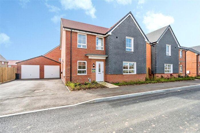 4 Bedroom Detached House For Sale In Dahlia Grove, North Bersted, Bognor Regis, West Sussex, PO21