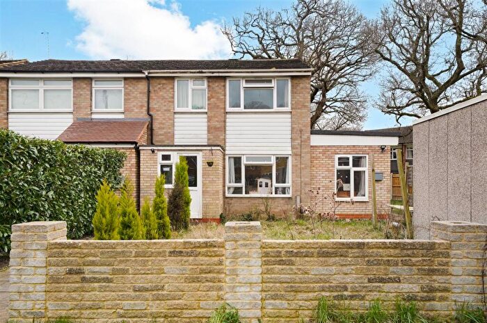 5 Bedroom End Of Terrace House For Sale In Holroyd Road, KT10