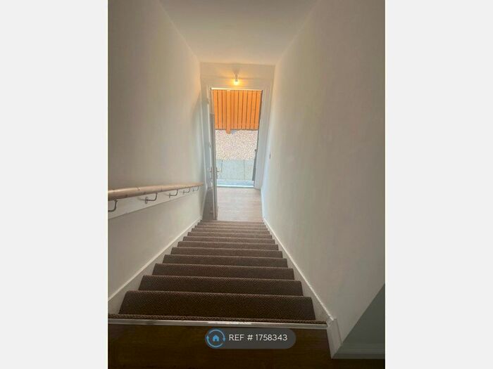 2 Bedroom Terraced House To Rent In Arisaig Drive, Glasgow, G52