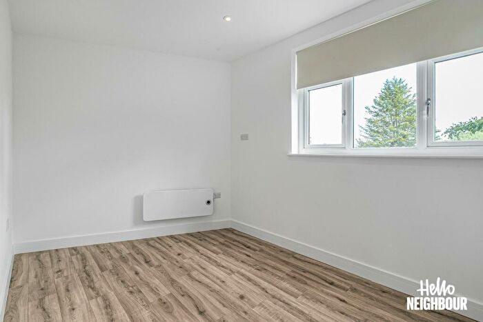 2 Bedroom Apartment To Rent In Alexandra Drive, Surbiton, KT5