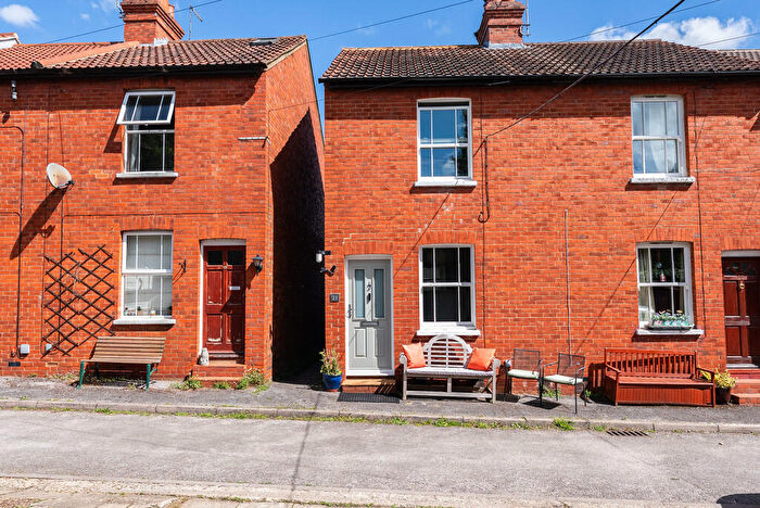 3 Bedroom End Of Terrace House For Sale In Dene Street Gardens, Dorking, RH4