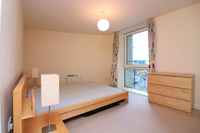 1 Bedroom Apartment To Rent In Berglen Court, London, E14
