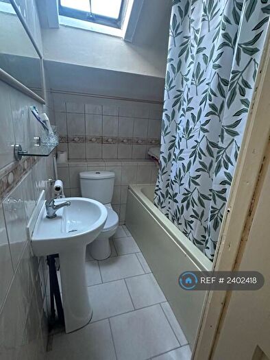 1 Bedroom Flat To Rent In Chorlton, Manchester, M21