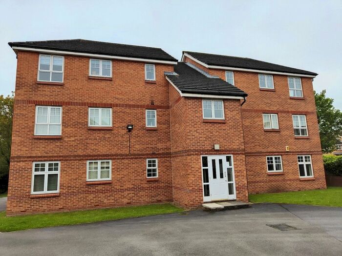 2 Bedroom Flat To Rent In Mill Chase Close, Wakefield, West Yorkshire, WF2