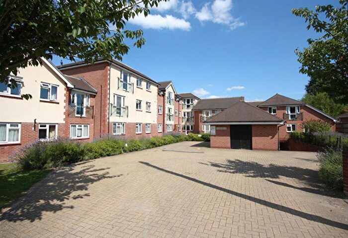 2 Bedroom Flat For Sale In Foxfield, Botley Road, Park Gate, Southampton, SO31