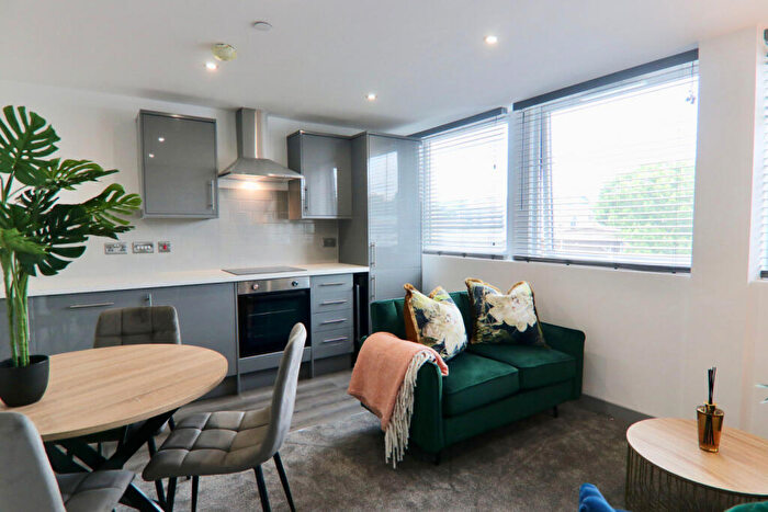 1 Bedroom Flat To Rent In Yeadon, LS19