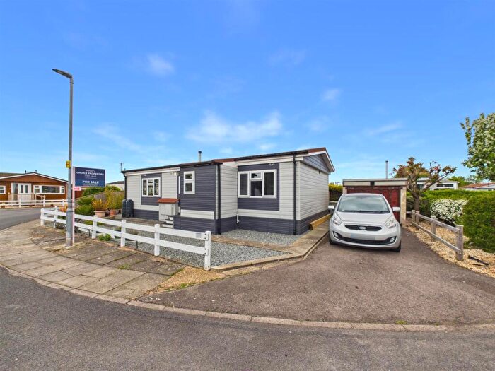 3 Bedroom Park Home For Sale In Seaholme Road, Mablethorpe, LN12