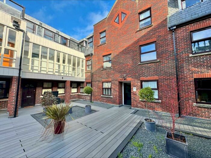 1 Bedroom Flat To Rent In Strand Street, Poole, BH15