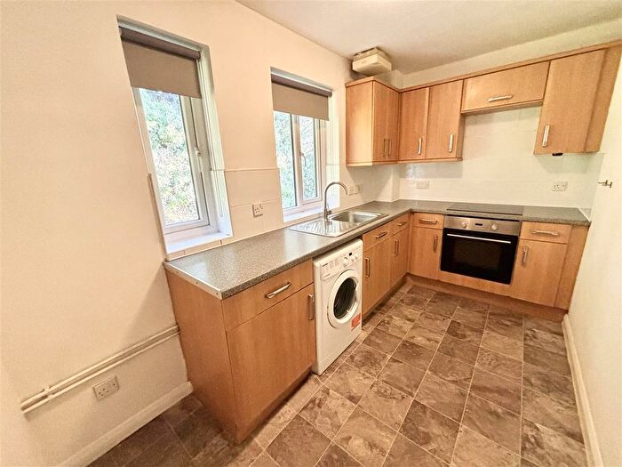 1 Bedroom Flat For Sale In Ryde Drive, Stanford-Le-Hope, SS17