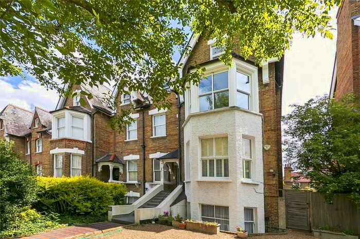 2 Bedroom Flat To Rent In Kings Road, Richmond, TW10