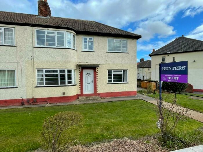 2 Bedroom Apartment To Rent In Rothbury Gardens, Leeds, LS16