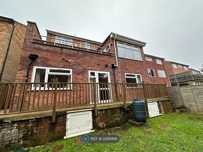 2 Bedroom Flat To Rent In Kingsley Crescent, High Wycombe, HP11