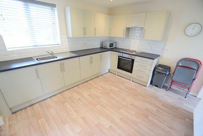 4 Bedroom Terraced House To Rent In Torrington Road - Student House - /, LN2