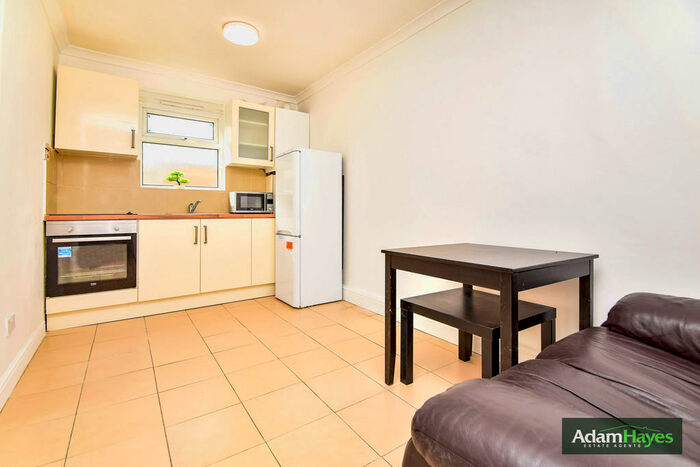 1 Bedroom Apartment To Rent In Crossway, North Finchley, N12