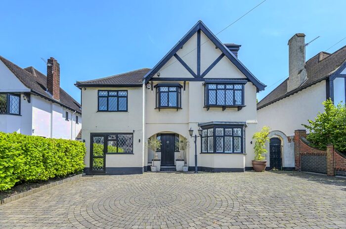 6 Bedroom Detached House To Rent In Chislehurst Road, Petts Wood, Orpington, BR5