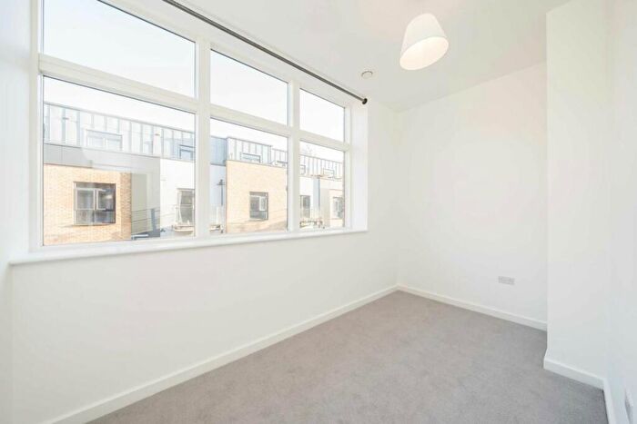 2 Bedroom Flat To Rent In Charles Street, London, N19
