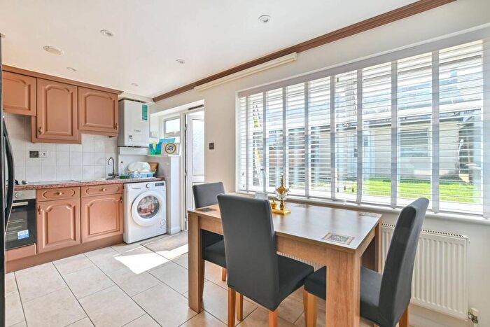4 Bedroom Terraced House For Sale In Review Road, Gladstone Park, London, NW2