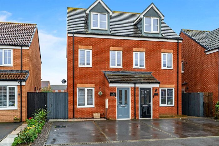 3 Bedroom Semi Detached House For Sale In Vickers Lane, Hartlepool, TS25