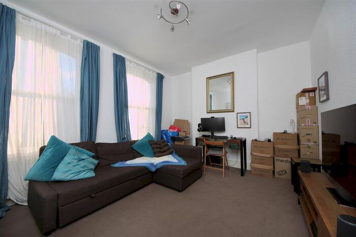 2 Bedroom Flat To Rent In Avenue Road, London, W3