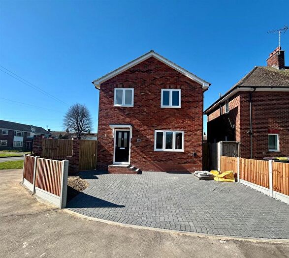 3 Bedroom Detached House To Rent In The Drive, Rochford, SS4