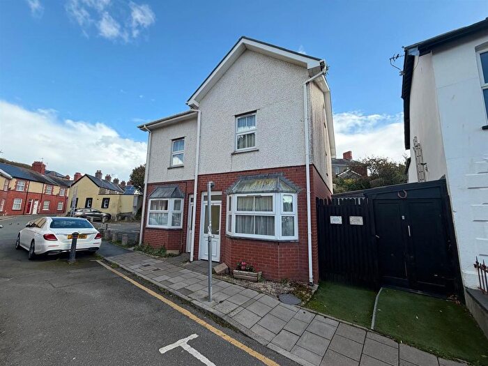 3 Bedroom Property For Sale In Poplar Row, Aberystwyth, SY23