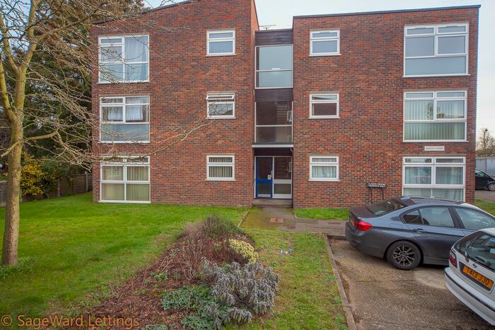 2 Bedroom Flat To Rent In Mansfield Gardens, Hertford, SG14