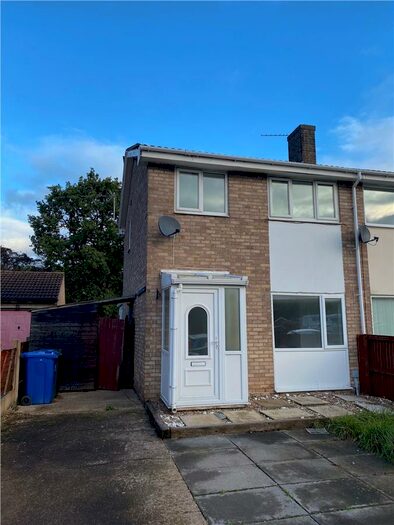 3 Bedroom Semi-Detached House To Rent In Moira Close, Stainforth, Doncaster, South Yorkshire, DN7