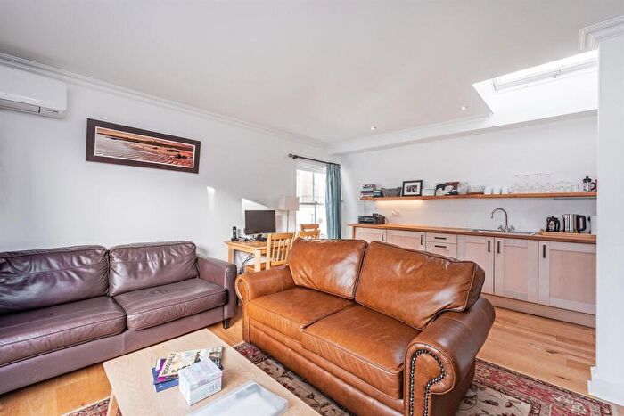 1 Bedroom Maisonette To Rent In Redcliffe Mews, Chelsea, SW10