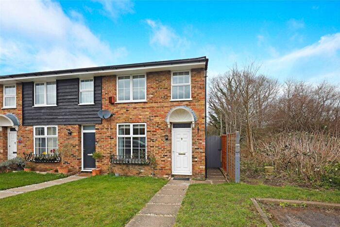 3 Bedroom End Of Terrace House To Rent In Pennyfield, Cobham, Surrey, KT11