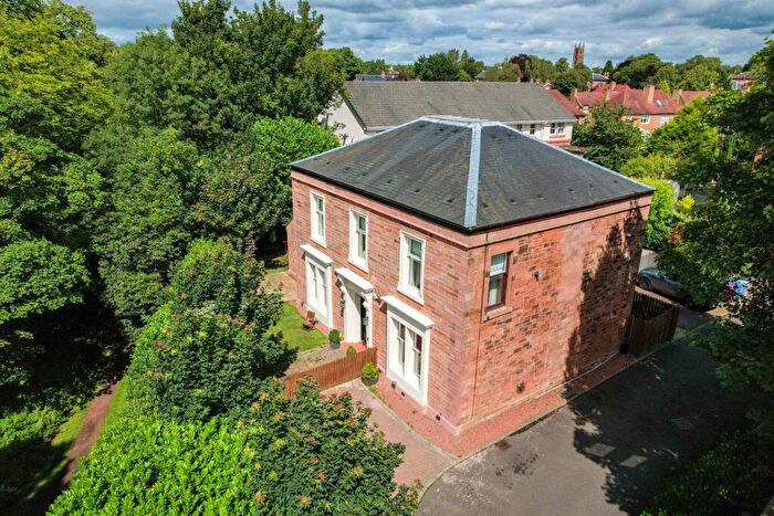 3 Bedroom Flat For Sale In Silverwells Drive, Bothwell, Glasgow, G71