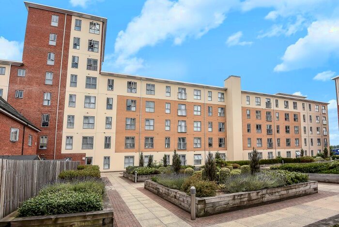 2 Bedroom Apartment To Rent In Moulsford Mews, Lansdowne House, RG30