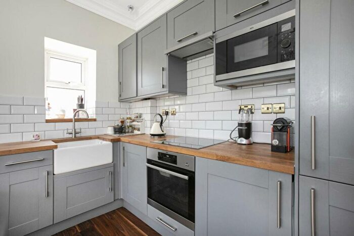 1 Bedroom Apartment To Rent In Belvedere Road, Crystal Palace, London, SE19