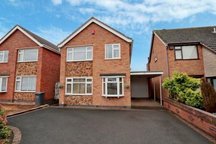 3 Bedroom Detached House To Rent In Chetwynd Drive, Nuneaton, Warwickshire, CV11