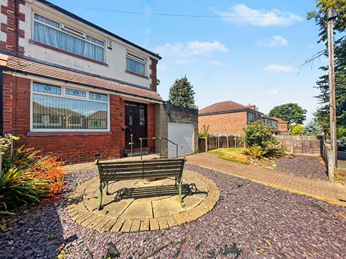 3 Bedroom Semi-detached House For Sale In Ludlow Avenue, Whitefield, M45