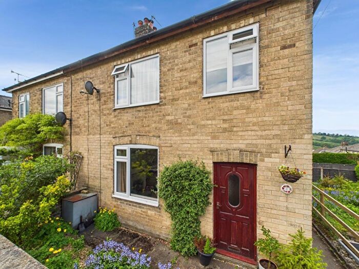 3 Bedroom Semi-Detached House For Sale In The Avenue, Darley Dale, DE4