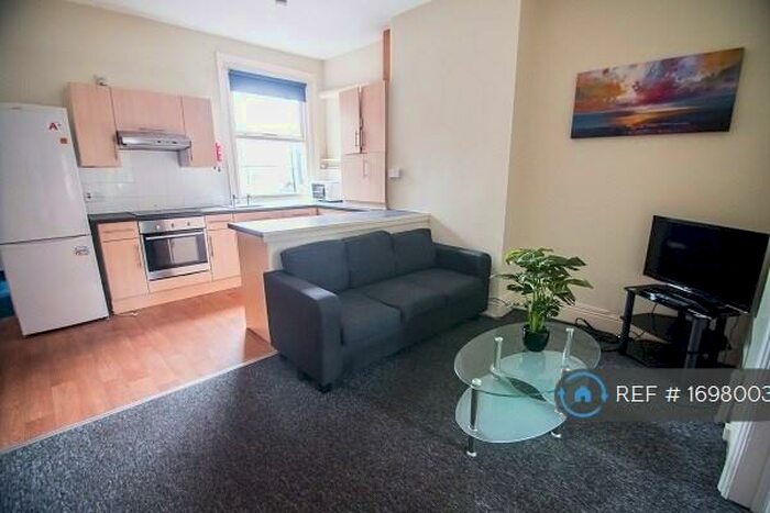 4 Bedroom Flat To Rent In Ecclesall Road, Sheffield, S11