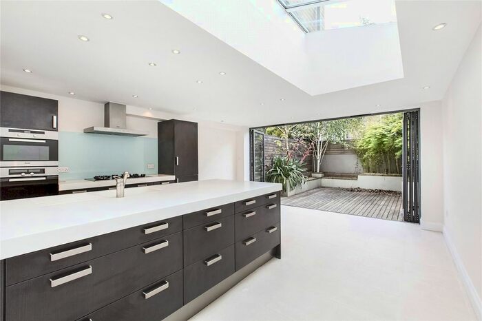 4 Bedroom Terraced House To Rent In Alderville Road, Fulham, London, SW6