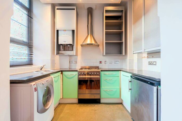 2 Bedroom Flat To Rent In Sunlight Square, Bethnal Green, London, E2