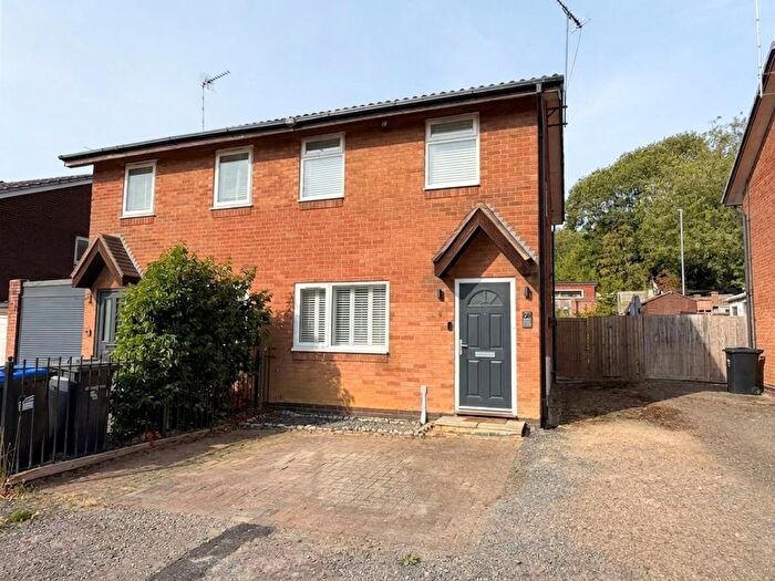 2 Bedroom Property For Sale In Oriel Road, Daventry, NN11