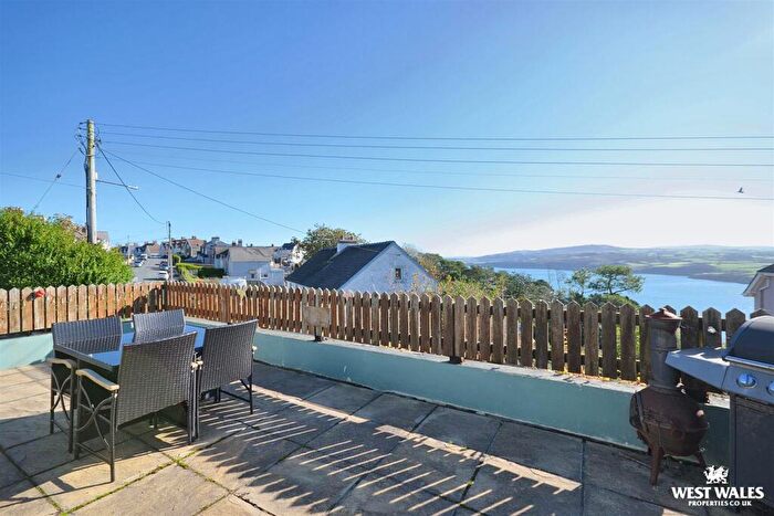 4 Bedroom Detached House For Sale In New Hill, Goodwick, SA64