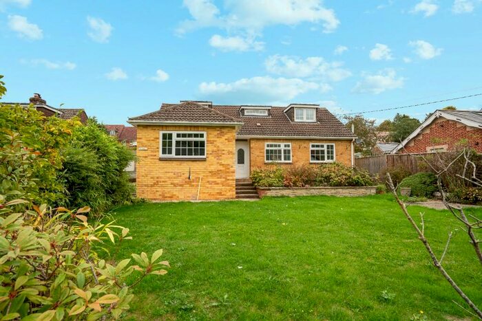 4 Bedroom Detached House To Rent In Cadley Road, SN8