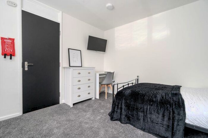 1 Bedroom House Of Multiple Occupation To Rent In House Share - Glaisdale Close, Bolton, Hmo -, BL2