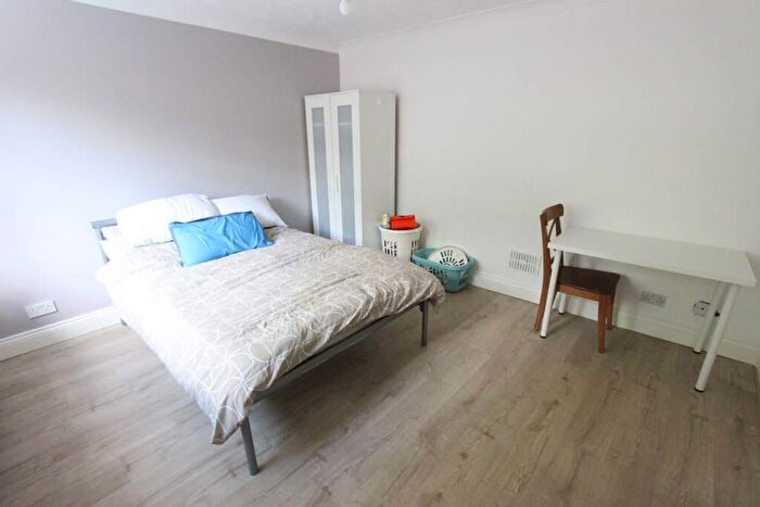 1 Bedroom Apartment To Rent In Goldings Crescent, Hatfield, AL10